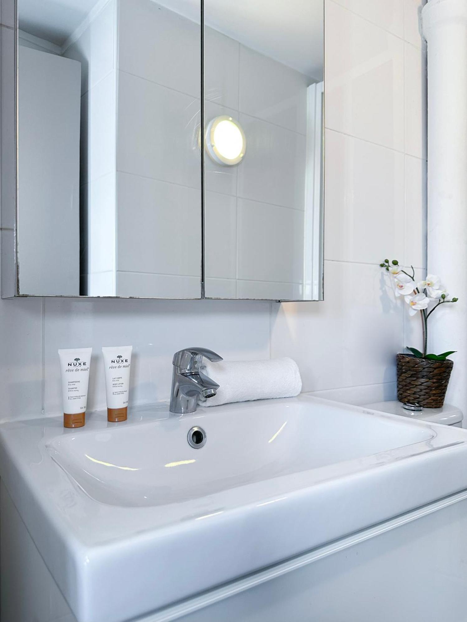 شقة Chic Flat In Pantheon & Luxembourg Garden باريس المظهر الخارجي الصورة